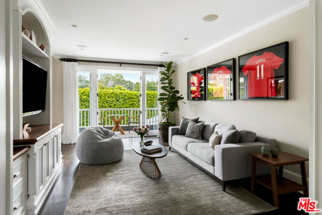 Drew Fenton | 456 N Bowling Green Way Los Angeles CA | MLS: 7251586
