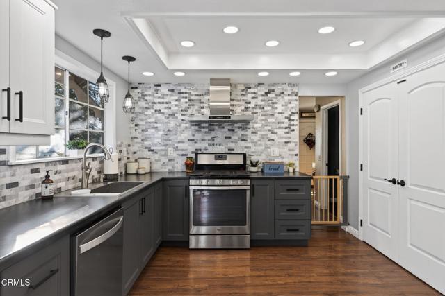 Detail Gallery Image 8 of 36 For 1327 Johnson Dr, Ventura,  CA 93003 - 3 Beds | 2/1 Baths