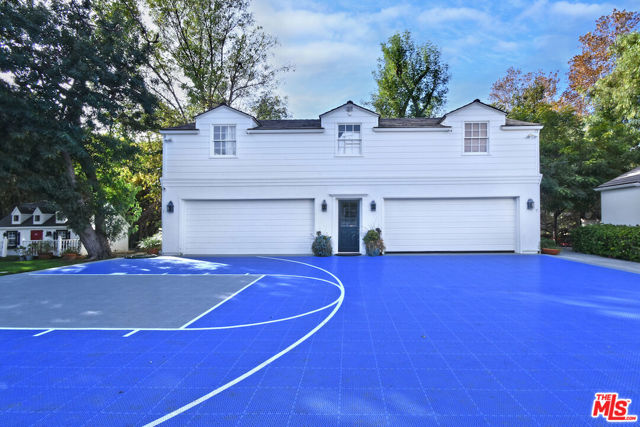 4444 Libbit Avenue, Encino CA: https://media.crmls.org/mediaz/503f096e-e8ec-4bb3-8d1d-09dd98db7a39.jpg