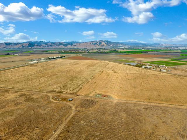0 Highway 25, Hollister CA: https://media.crmls.org/mediaz/503f4838-a717-456a-af5d-dea65d7f7fa5.jpg