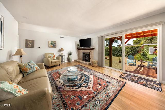 Detail Gallery Image 4 of 24 For 173 Bucknell Ave, Ventura,  CA 93003 - 4 Beds | 2 Baths