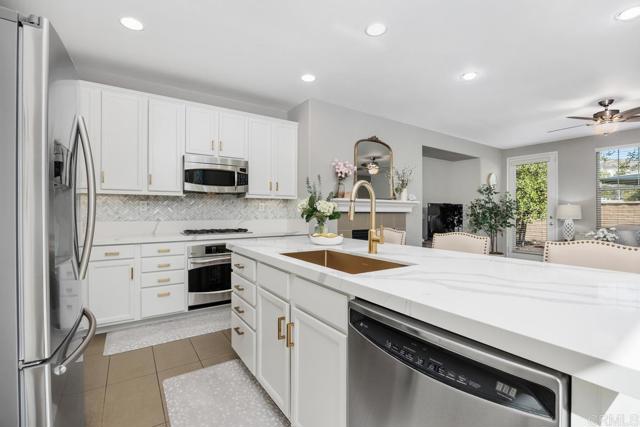 Detail Gallery Image 7 of 29 For 3428 Filoli Circle, Carlsbad,  CA 92009 - 3 Beds | 3/1 Baths