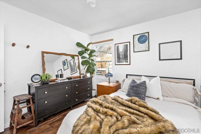 6212 Streamview Dr, San Diego CA: https://media.crmls.org/mediaz/503fb15c-47e2-474f-bd32-0f88e5eb66bf.jpg