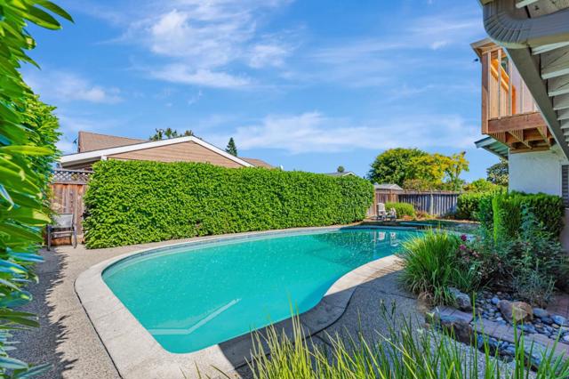 7609 Santa Paula Drive, Gilroy CA: https://media.crmls.org/mediaz/503fd6e8-9617-48e8-ac57-e4bc372004bc.jpg
