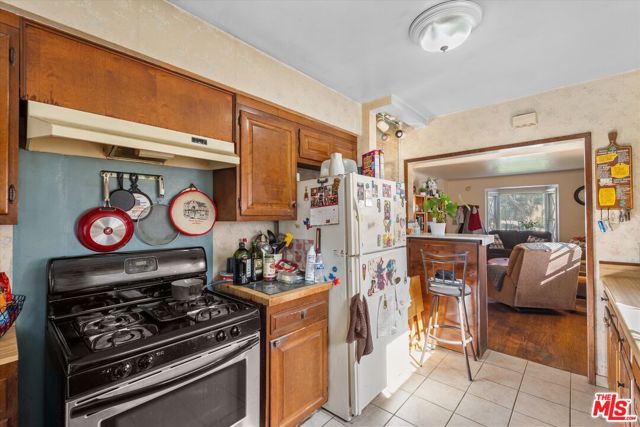 1757 Wellesley Avenue, Los Angeles CA: https://media.crmls.org/mediaz/50408b9f-198c-4b9e-93b4-b9074e9444c1.jpg