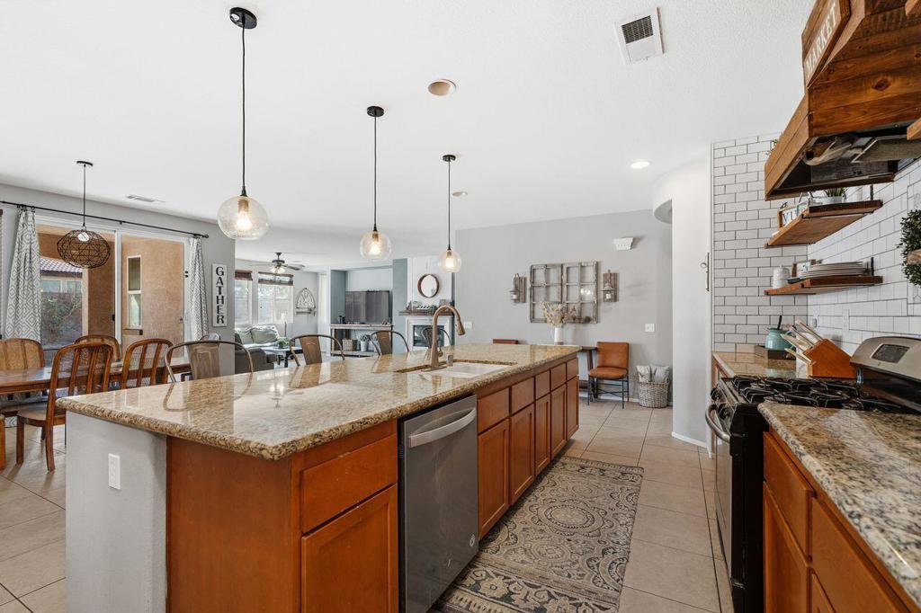 MLS #219137951DA image #4