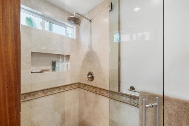 Detail Gallery Image 12 of 25 For 1601 Tucker Ln, Encinitas,  CA 92024 - 4 Beds | 2 Baths