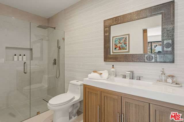 2031 Channelford Road photo 25