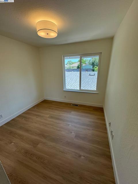 373 Pantano Circle, Pacheco CA: https://media.crmls.org/mediaz/5041f8c7-d569-4ecb-a544-0b5f910c91b5.jpg