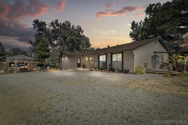 17915 Mark Lee Dr, Jamul CA: https://media.crmls.org/mediaz/50426784-e285-4a64-8390-efa8267899a6.jpg