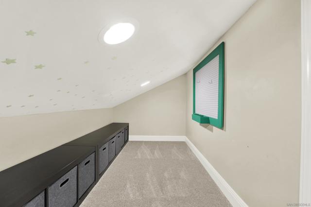 1033 1035 Summit Trl, Escondido CA: https://media.crmls.org/mediaz/5043324b-c822-4b3a-ab32-6b99036d4b85.jpg
