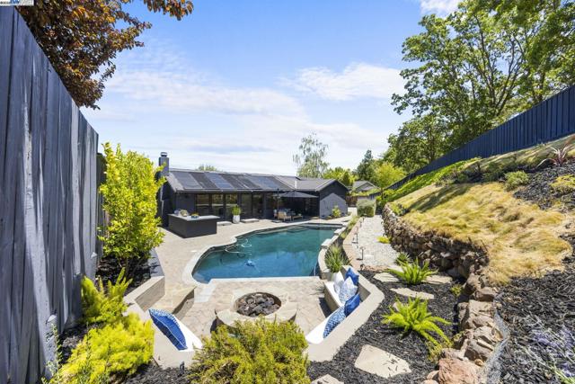 4149 Moselle Ct, Pleasanton CA: https://media.crmls.org/mediaz/504339b8-4228-4bfb-99ee-156a0cf76548.jpg