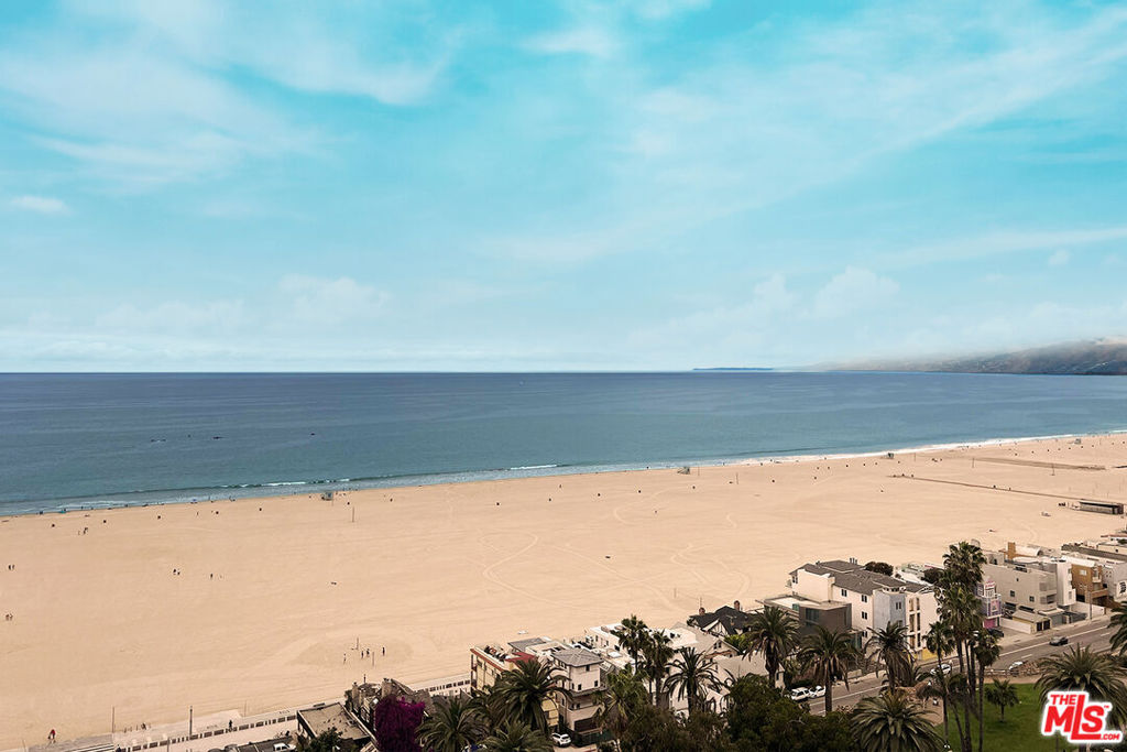 https://media.crmls.org/mediaz/5043778c-5d86-441f-a738-297fb3b96477.jpg?preset=X-Large