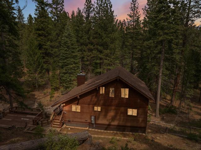 2120 Pack Trail, Mount Shasta CA: https://media.crmls.org/mediaz/50437ebe-709e-4624-96bf-cefb309f1443.jpg