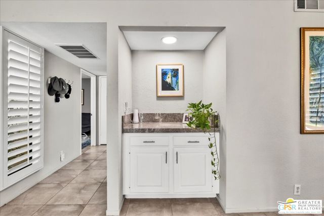 1678 Paseo De La Palma, Palm Springs CA: https://media.crmls.org/mediaz/5043c129-4baa-4b68-abf2-60113812a9d0.jpg