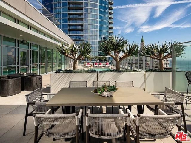 707 E Ocean Boulevard, Long Beach CA: https://media.crmls.org/mediaz/5044a97c-ac6f-441c-81f7-5ecc7a195229.jpg