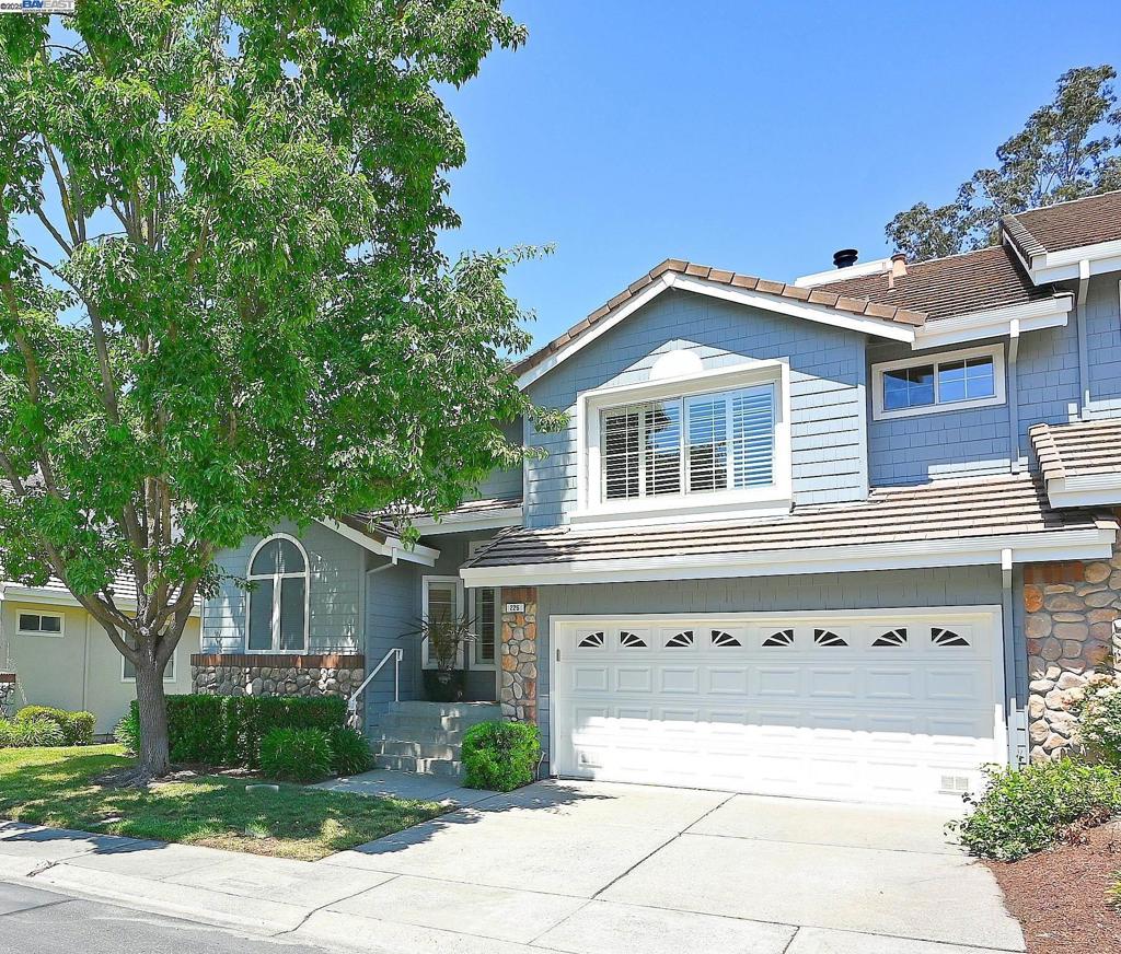 226 Promenade Ln