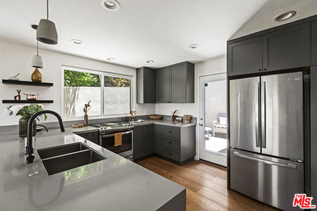 4614 San Andreas Avenue, Los Angeles CA: https://media.crmls.org/mediaz/50452f43-3781-4704-b9b5-944b524cca69.jpg