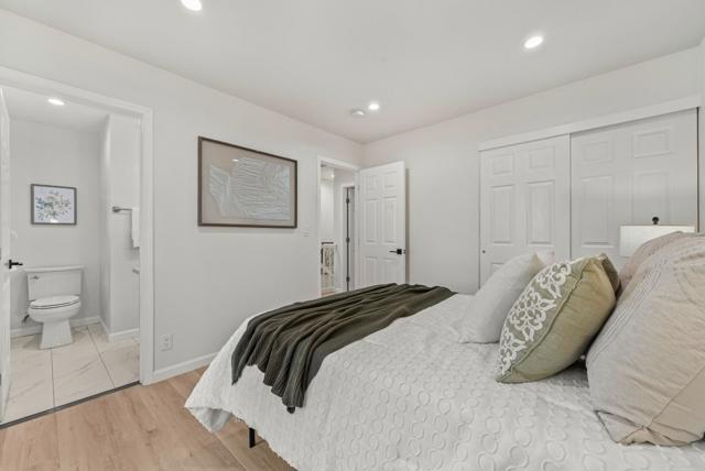 220 Red Oak Drive, Sunnyvale CA: https://media.crmls.org/mediaz/5045ef03-4c63-4e77-a435-5322fb0e6ee8.jpg