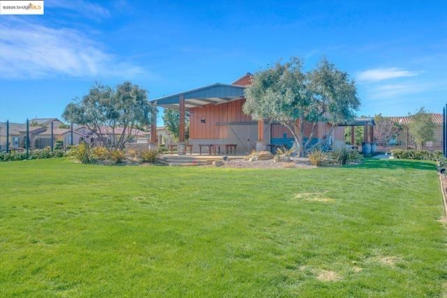 1577 Chianti LN, Brentwood CA: https://media.crmls.org/mediaz/5047153f-9746-4ff3-9762-fa7214eb111a.jpg