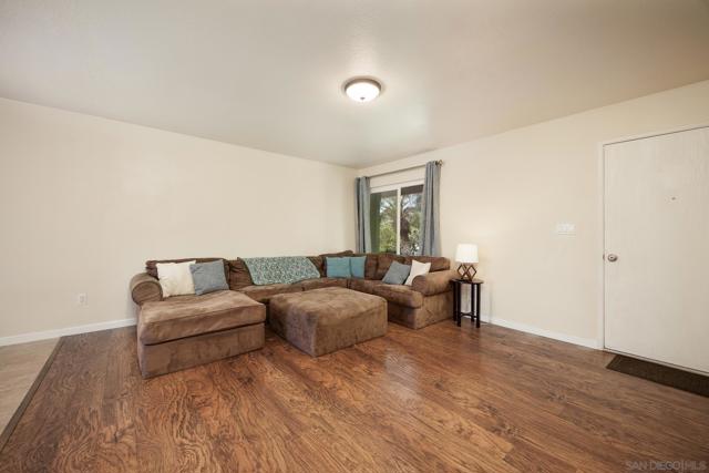 10835 Grand Fork Dr, Santee CA: https://media.crmls.org/mediaz/504753ee-33d5-4c9c-b66a-bfb31add12ae.jpg