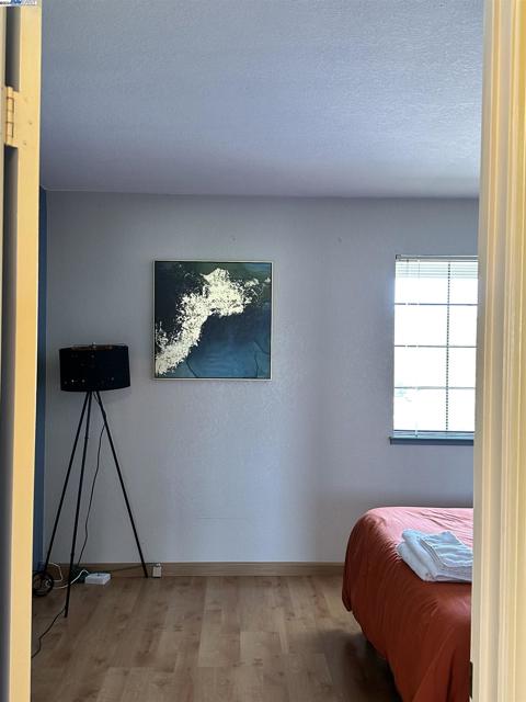 Image 32 of 38 For 293 Saybrook Way