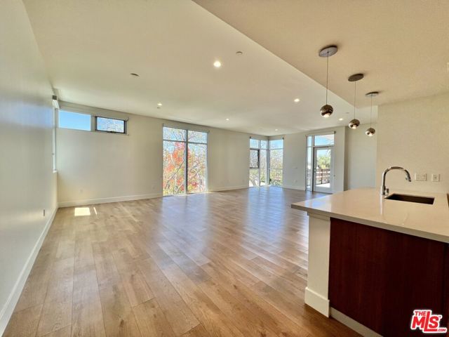 8017 W NORTON Avenue, West Hollywood CA: https://media.crmls.org/mediaz/50481da0-1ebc-4e9a-991f-dc30f2582706.jpg