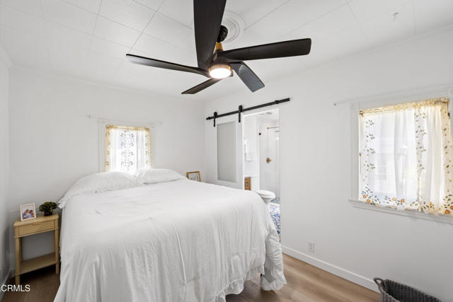 136 Los Angeles Avenue, Oxnard CA: https://media.crmls.org/mediaz/50498e05-934c-4287-a341-acff79bd1cfe.jpg