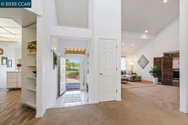 2323 Grosvenor Heights Ct, Livermore CA: https://media.crmls.org/mediaz/50499822-02a3-4768-aa80-80b2b305c54f.jpg