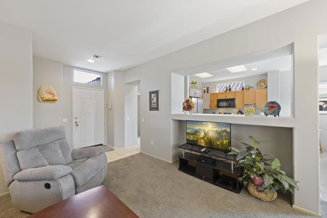 78813 Iron Bark Drive, Palm Desert CA: https://media.crmls.org/mediaz/5049c8d9-5065-4e3f-9b67-f7720283ca2c.jpg