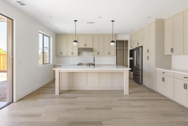 7376 Ailes Court, Gilroy CA: https://media.crmls.org/mediaz/504a19ef-c098-4d89-931a-64b81c1b7fe6.jpg