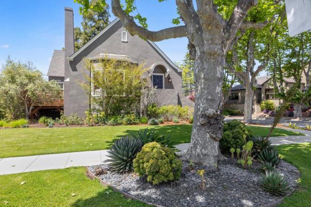 2200 Hillside Drive, Burlingame CA: https://media.crmls.org/mediaz/504a3da8-0f12-45de-96ef-c2ba1d895871.jpg