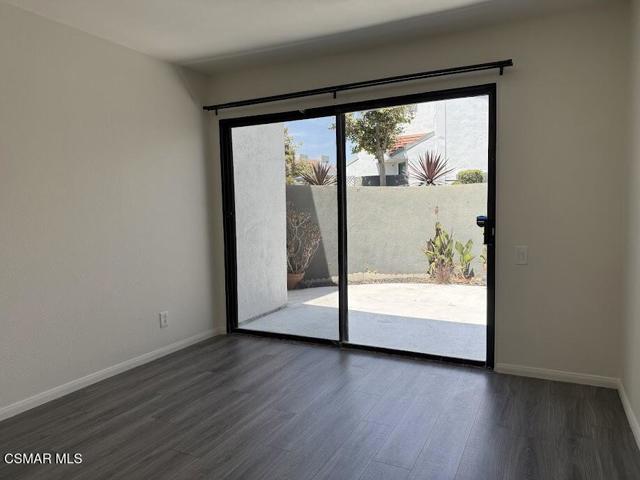 1190 Tivoli Lane, Simi Valley CA: https://media.crmls.org/mediaz/504b9837-1930-4ca5-9e57-ef0bd139df4d.jpg