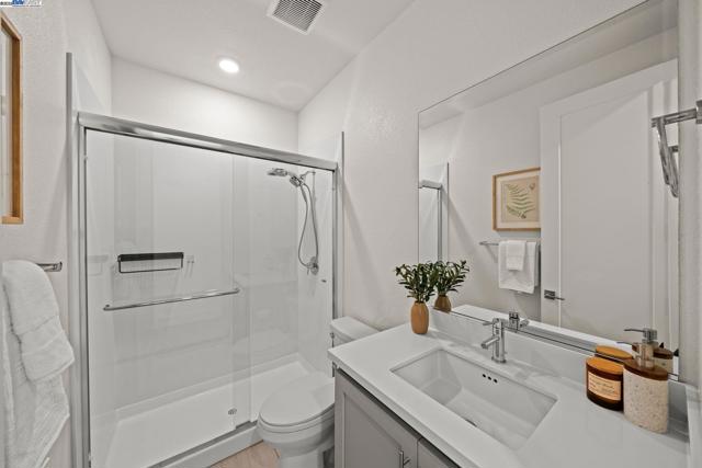318 Paradiso Ct, San Ramon CA: https://media.crmls.org/mediaz/504bab26-1f22-45d4-81d4-d31bd3c2cdf7.jpg