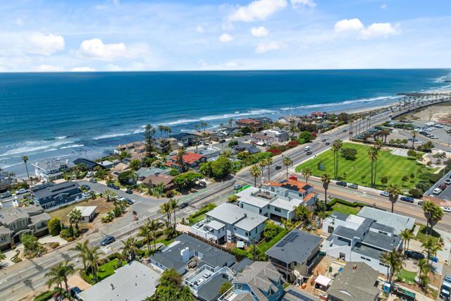 5080 Carlsbad Blvd, Carlsbad CA: https://media.crmls.org/mediaz/504bed52-19b3-43c3-9244-e4b8c6eef641.jpg