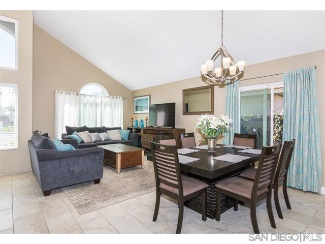 30478 Sierra Madre Drive, Temecula CA: https://media.crmls.org/mediaz/504c1d4b-6694-4cfd-9f00-3d84936cd56f.jpg