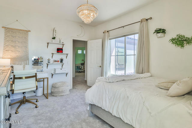 2589 Featherwood Street, Westlake Village CA: https://media.crmls.org/mediaz/504c4a3a-70fe-4eb1-860f-730877515637.jpg