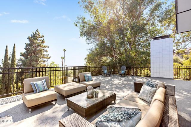 709 Wilson Court, Burbank CA: https://media.crmls.org/mediaz/504c8e40-5a6b-4e7b-97bd-3d0ca737a783.jpg