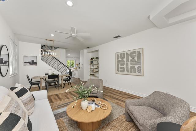 309 Aspen Ct, Roseville CA: https://media.crmls.org/mediaz/504db974-2e22-4787-9068-274309debf54.jpg