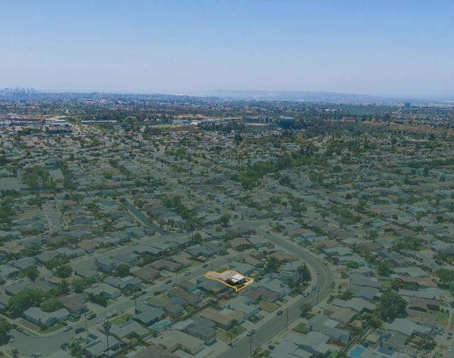 7434 Salerno Street, San Diego CA: https://media.crmls.org/mediaz/504f0f6c-4400-404a-a2af-72f57e90a3d5.jpg