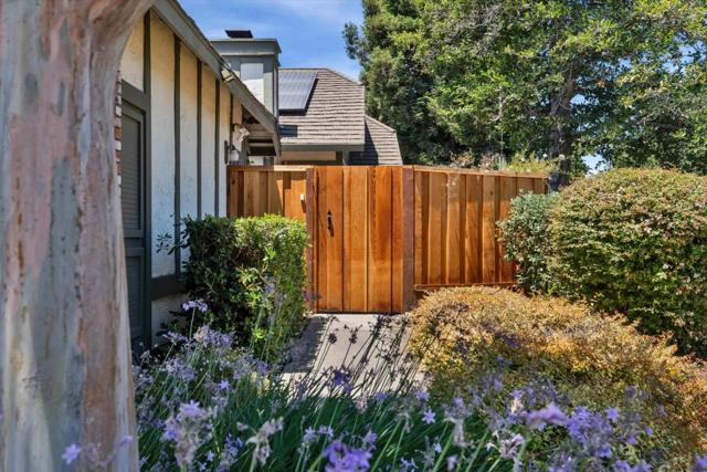 4241 Sora Terrace, Fremont CA: https://media.crmls.org/mediaz/504f3e3e-903c-4ab9-84d0-7a7f904b24f5.jpg