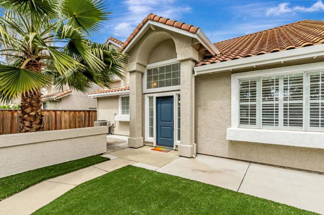 1435 Prelude Drive, San Jose CA: https://media.crmls.org/mediaz/50512cb5-fa85-4381-b6fc-caffee842124.jpg
