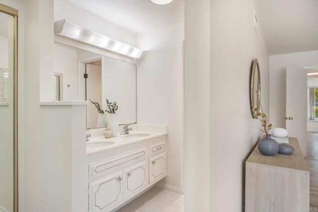 Detail Gallery Image 20 of 34 For 2476 Pinewood St, Del Mar,  CA 92014 - 3 Beds | 2 Baths