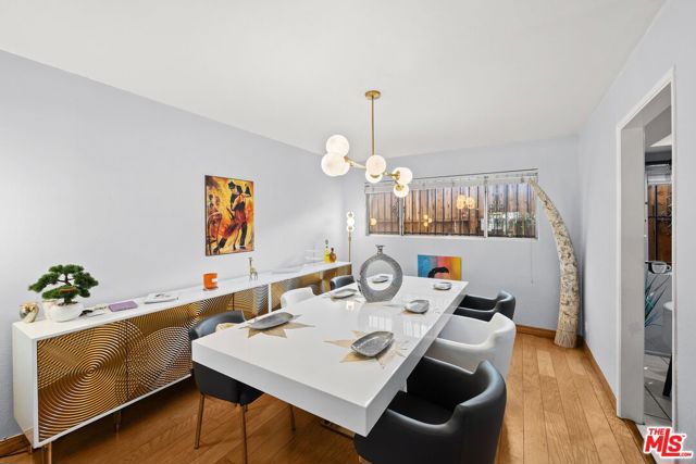 645 N Mc Cadden Place, Los Angeles CA: https://media.crmls.org/mediaz/5051d866-84ff-458a-9c39-c22cb53f08be.jpg