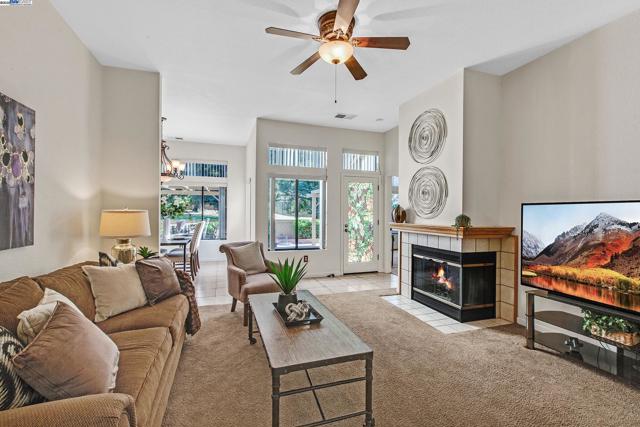 Image 5 of 36 For 7561 Helmsdale Ct