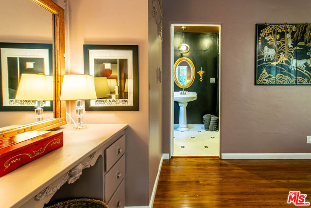 148 W Camino Descanso, Palm Springs, CA 92264