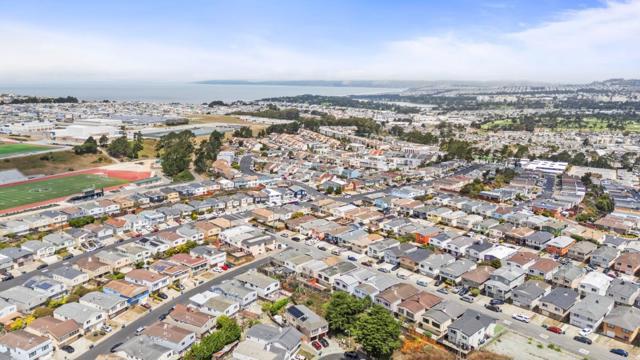 263 San Fernando Way, Daly City CA: https://media.crmls.org/mediaz/5052205e-370d-43d1-afc1-e182f9db2e75.jpg