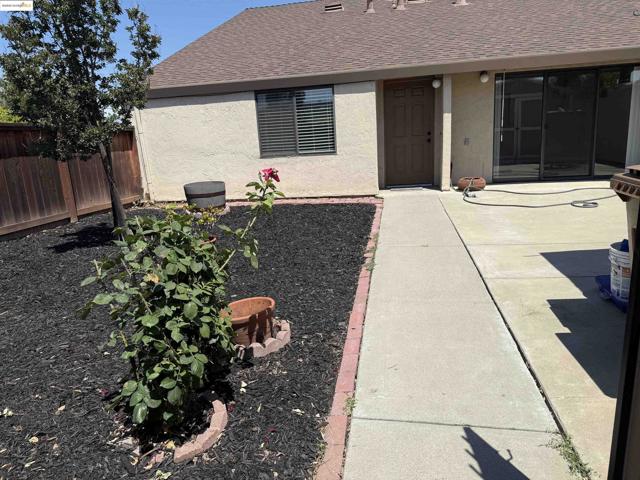916 VILLA TERRACE, Brentwood CA: https://media.crmls.org/mediaz/50528f3a-c10c-4964-a225-bd9ae45e1ec5.jpg