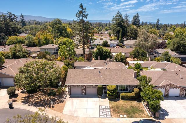 17541756 Plaza Court, Mountain View CA: https://media.crmls.org/mediaz/5053ef91-83e8-4270-85df-0ce9ff9d8a37.jpg