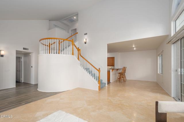 Detail Gallery Image 6 of 37 For 279 Camino Toluca, Camarillo,  CA 93010 - 3 Beds | 3 Baths